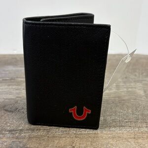 🔥 True Religion Genuine Leather Trifold Wallet – Black – Red Horseshoe Logo NWT